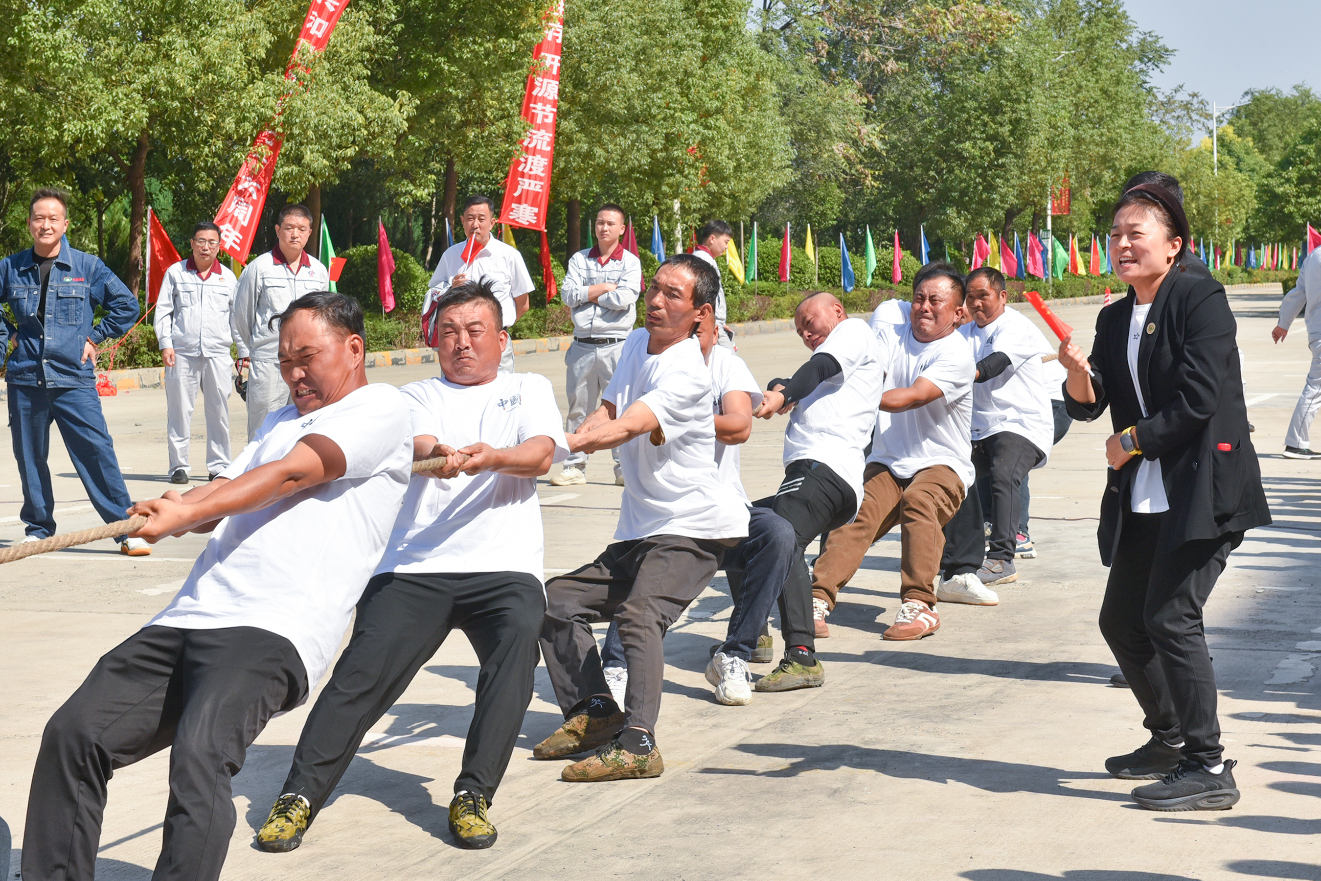 伟德国际victor1946地产男子.JPG 伟德国际victor1946地产男子.JPG